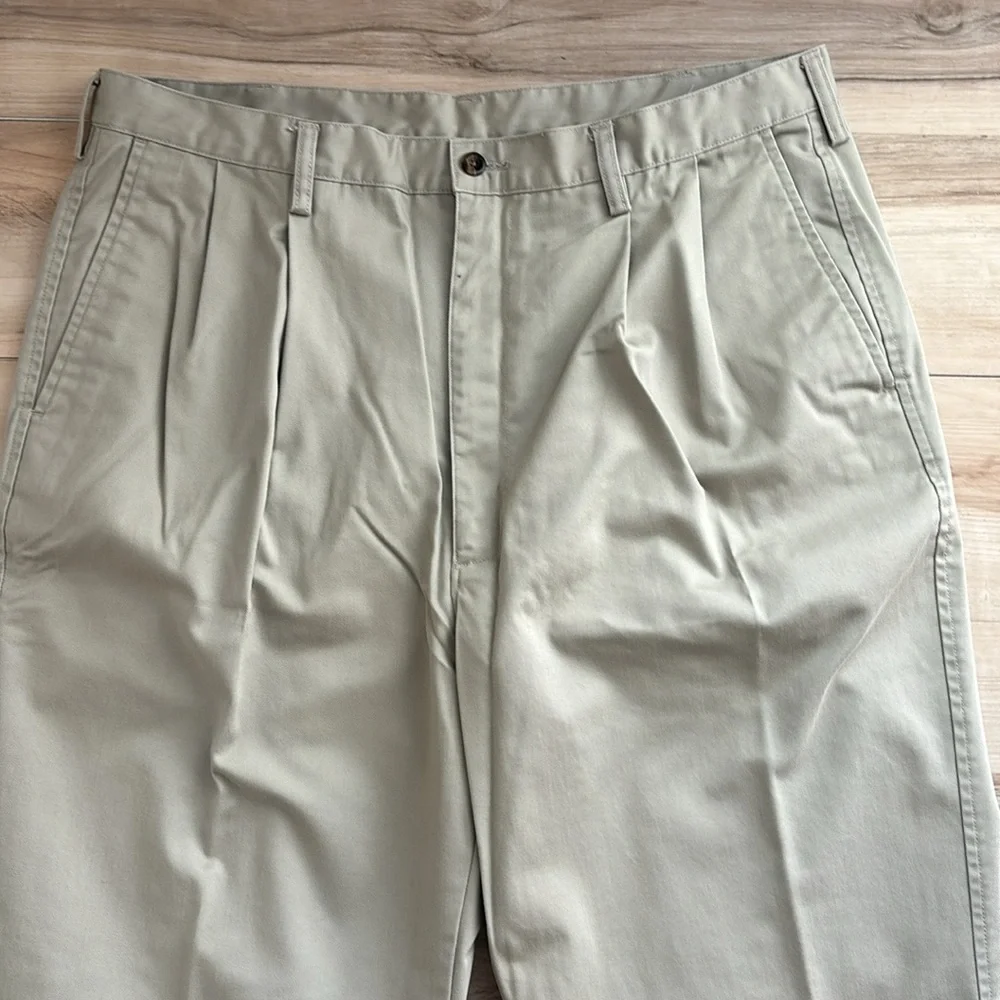 Haggar Mens Khaki Pants. Excellent Condition. 36/38 waist and 34 inch inseam.